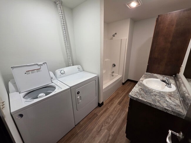 Photo - 1566 Ball St Unidad 1568 Ball Street