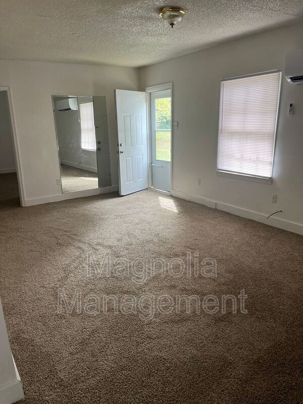 Photo - 448 Mason St