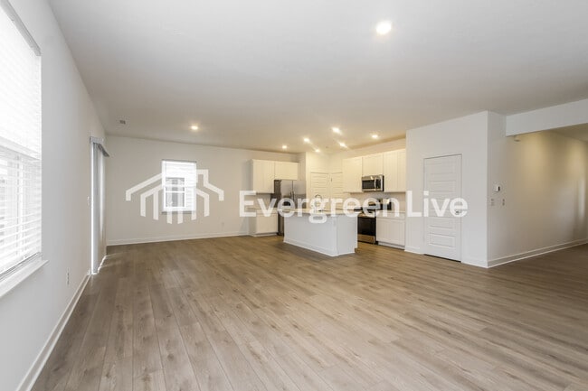 Photo - 842 Penrose Pl