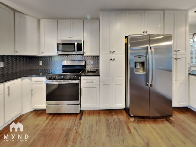 Photo - 108 Wellington Dr