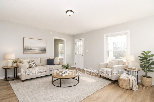 Photo - 103 Farris St NE