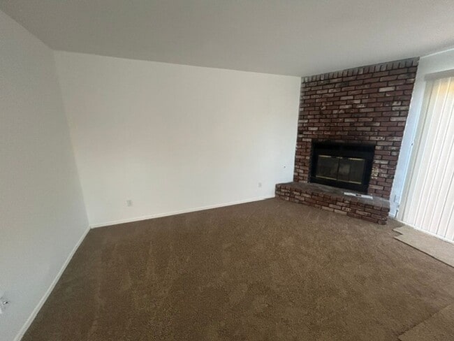 Photo - 2 Bedroom 1.5 Bathroom Condo In SE Visalia!!