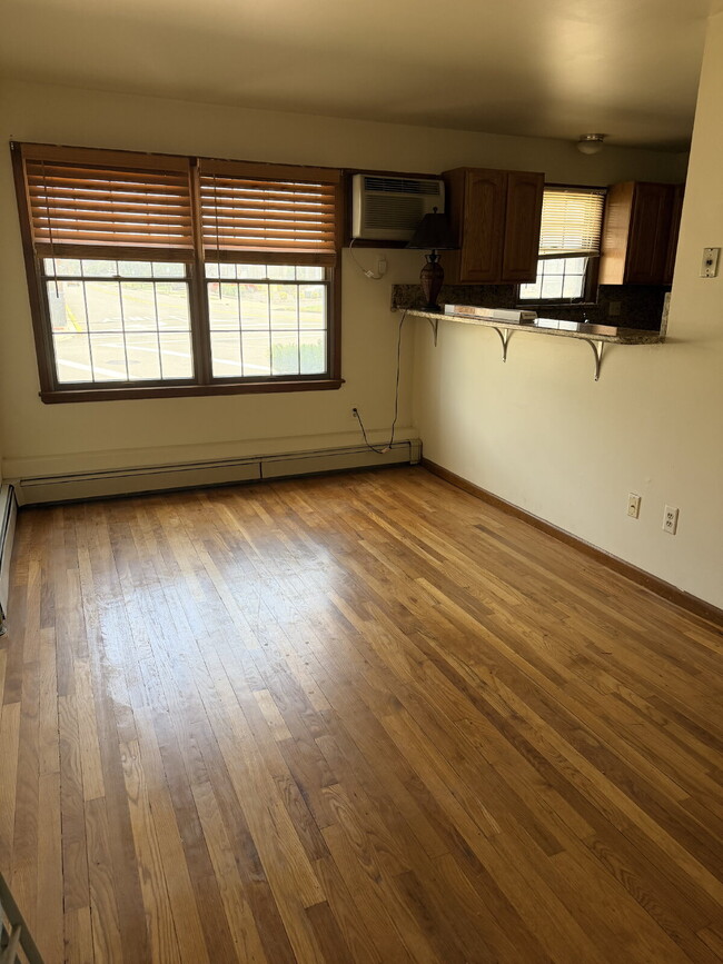 Photo - 95 4th St Unit 2