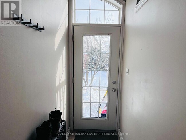 Photo - 5053 Bidwell Common