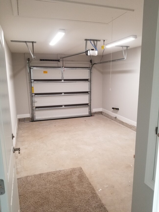 Building Photo - 708 w detroit blvd Rental