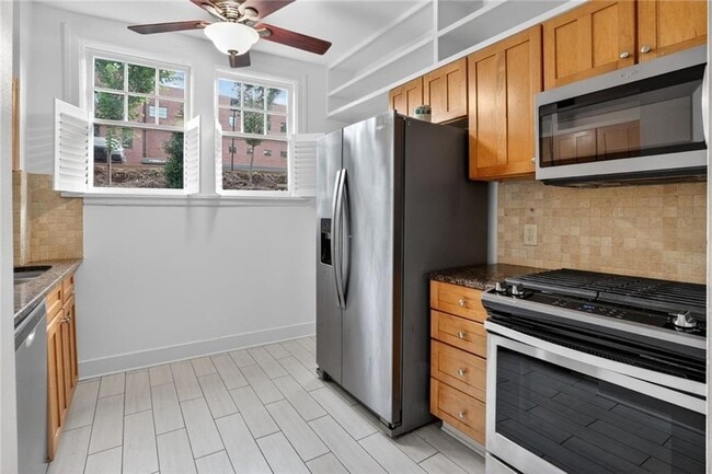 Photo - 677 Somerset Terrace NE Unidad 6D