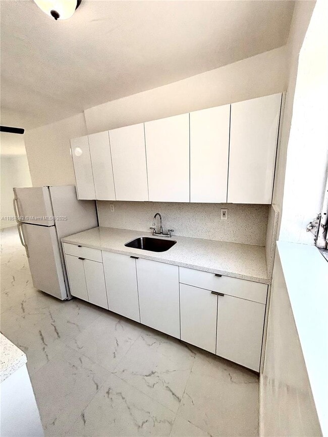 Building Photo - 25 Navarre Ave Unit 2 Rental