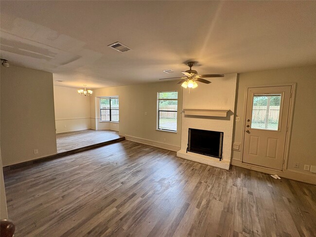 Photo - 80 Fallenstone Dr
