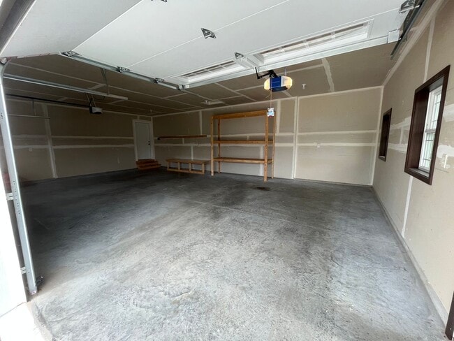 Photo - 5 Bed / 3 Bath Home in Tomah, WI!