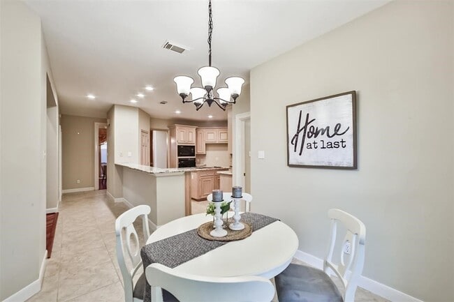 Photo - 16 Kelliwood Ct Cir