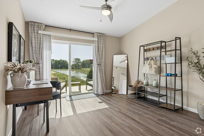 2BR, 2BA - 1,294SF - Work Space