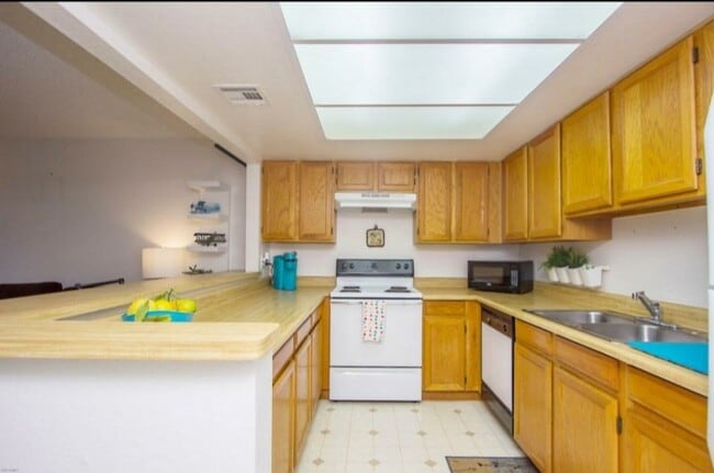 Photo - 1645 W Baseline Rd