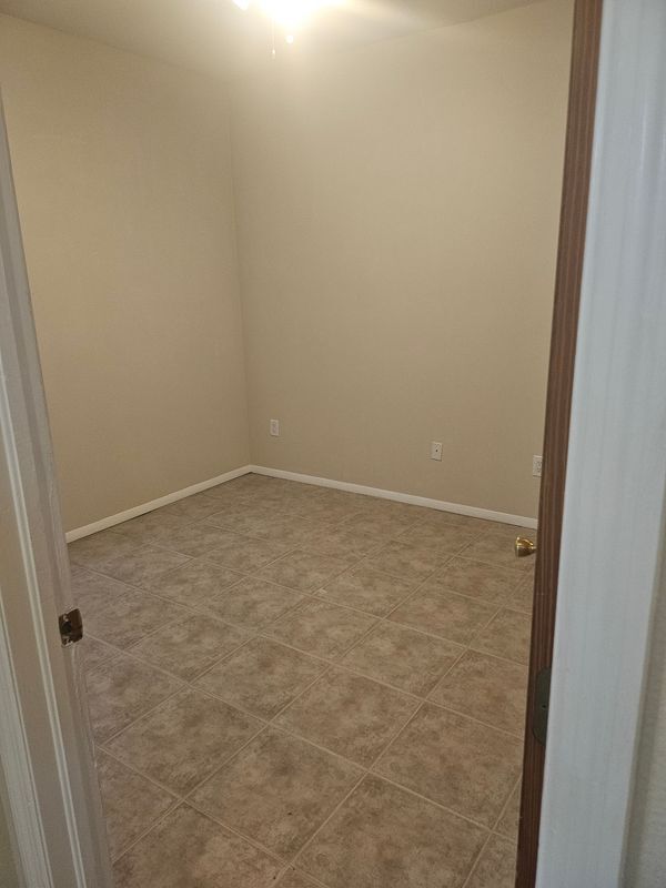 Photo - 271 Ridge Rd NW