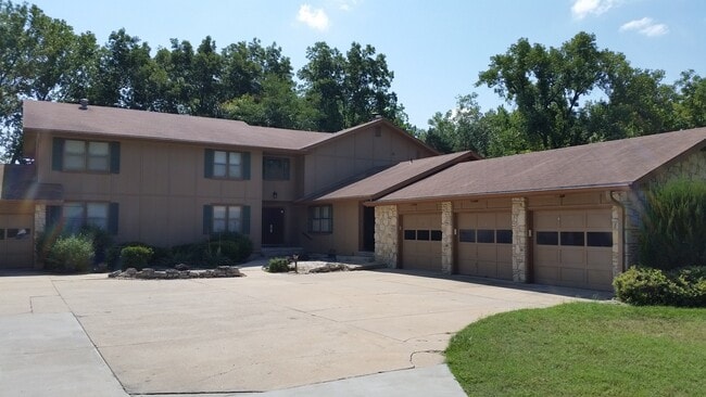 Photo - 1428 Beechwood Terrace