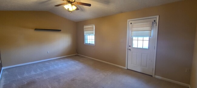 Photo - 355 Stonegate Ct