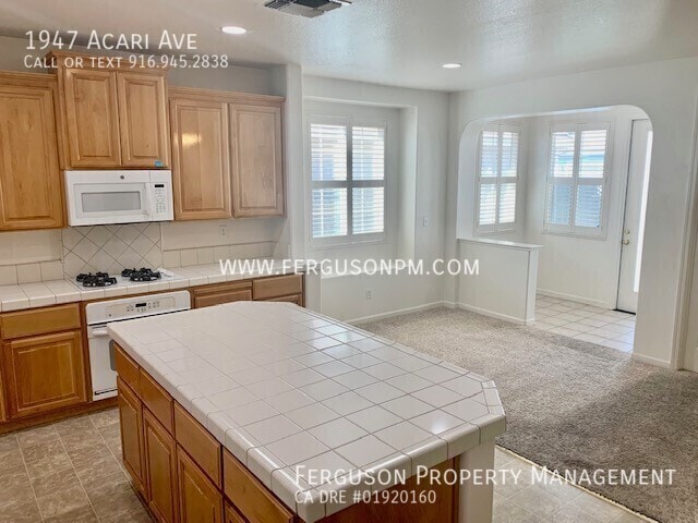 Photo - 1947 Acari Ave
