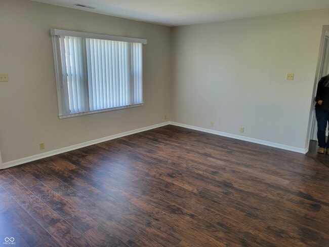 Photo - 10570 Barmore Ave