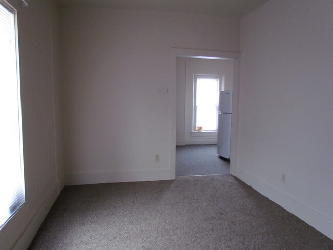 Photo - 327 E Cherry St