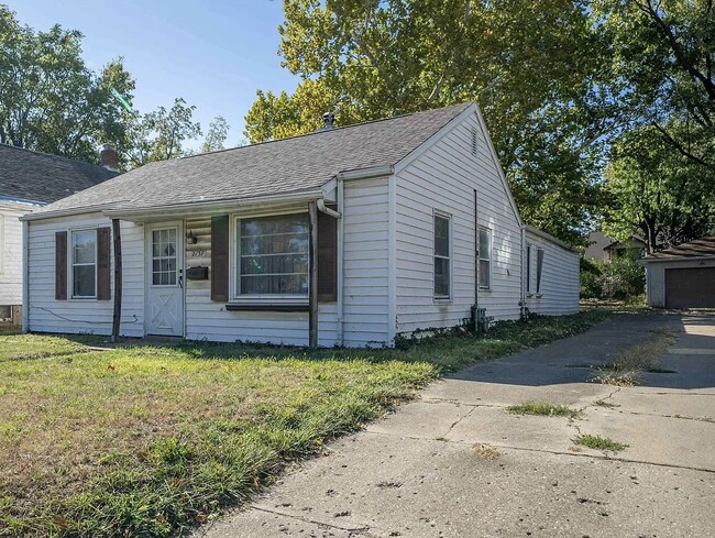 Photo - 2137 N Prospect Rd