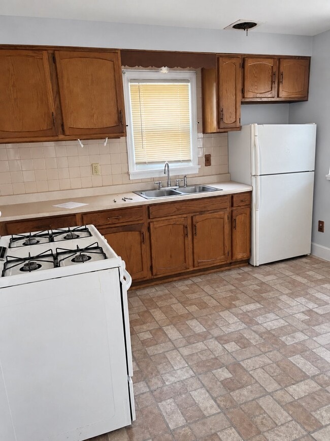Photo - 949 E Philadelphia Ave