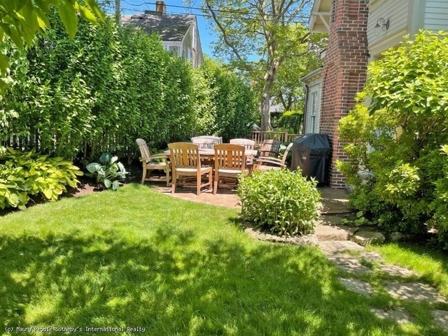 51 Fair St