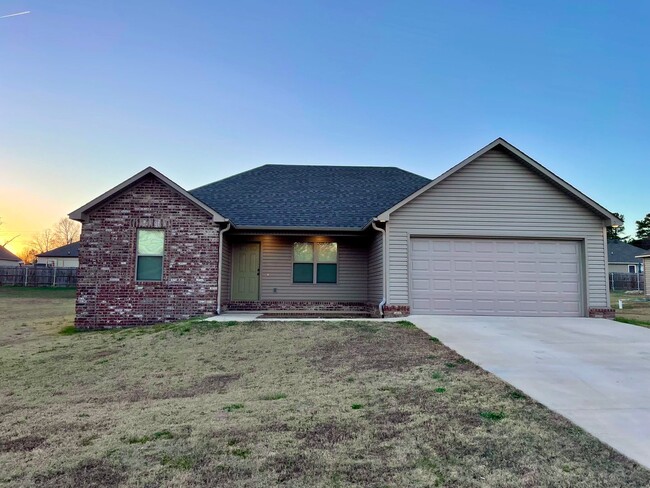 3/2 With Garage in Pocahontas! - 3/2 With Garage in Pocahontas! House