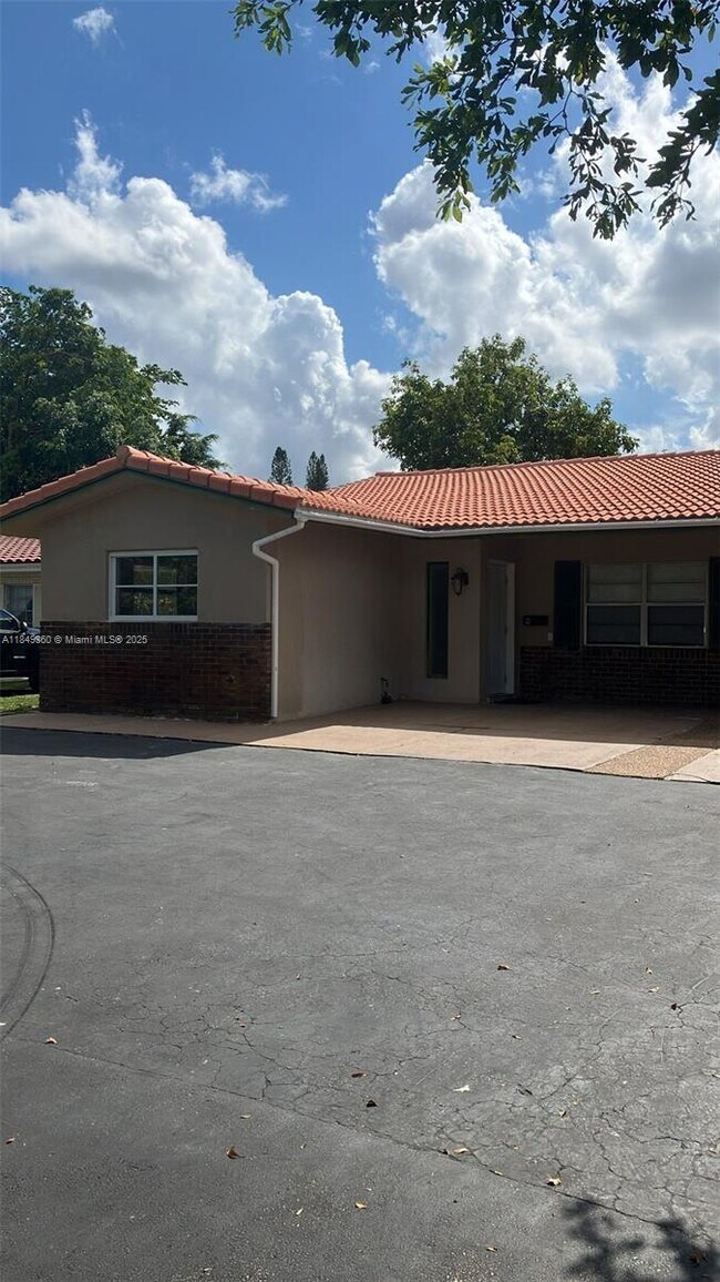 Building Photo - 3851 NW 110th Ave Unit N-S Rental