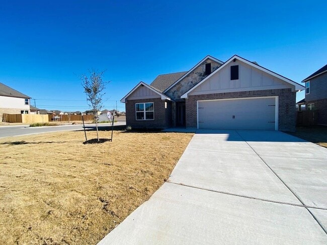 Building Photo - 5205 Leaning Tree