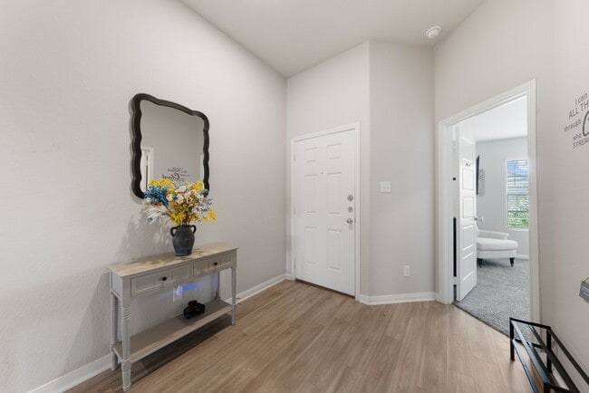 Stylish 3-Bed Home with Island Kitchen, Private Patio & Fenced Yard in Seguin