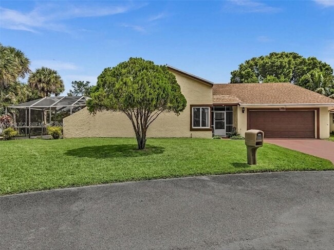 8813 NW Paradise Ct