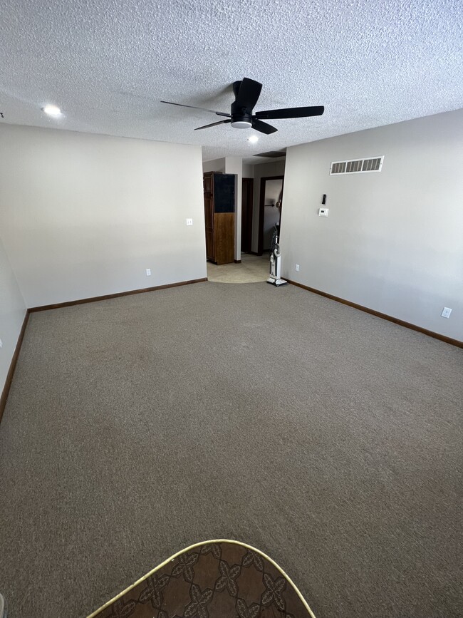 Photo - 433 S Ridge Rd