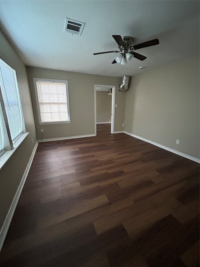 Photo - 1729 Scott St