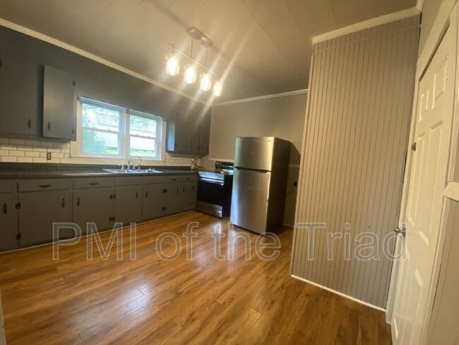 Photo - 1435 Delaware Ave