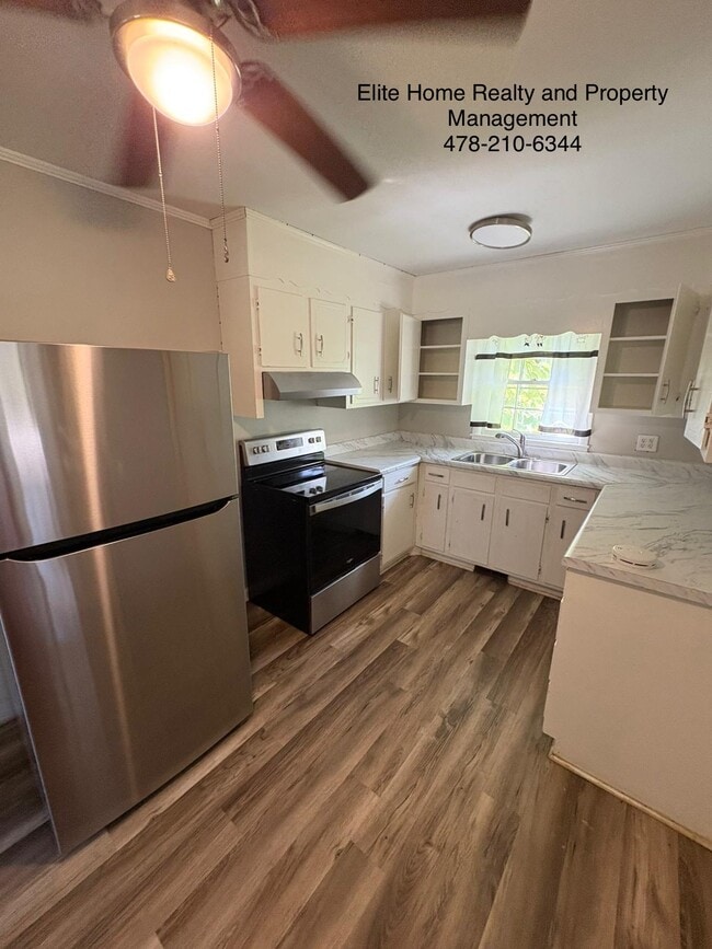 Building Photo - 4322 Fairfax Dr Rental