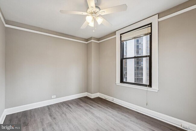 Photo - 2031 Locust St Unit 304