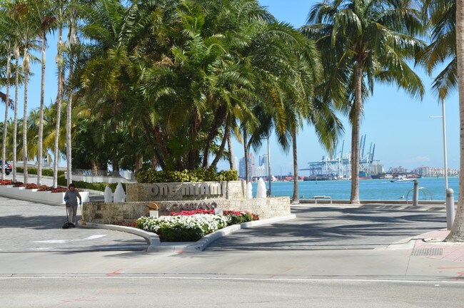 PROPIEDAD FRENTE AL MAR EN MIAMI - 325 S Biscayne Blvd Unidad 4122