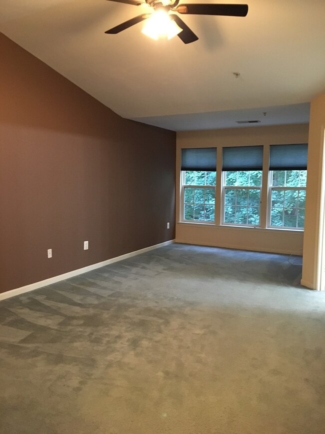 Photo - SPACIOUS TOWNHOUSE IN GERMANTOWN