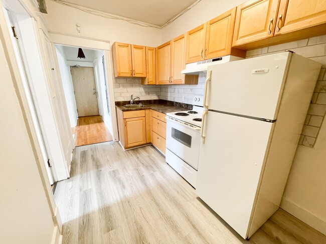 Building Photo - 45 Pitt St Unit 5A