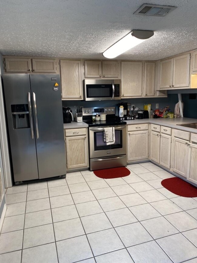 Photo - 1805 Pointed Leaf Ln