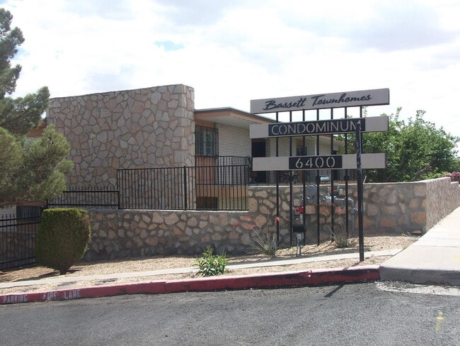 Building Photo - 6400 Edgemere Blvd Unit 23