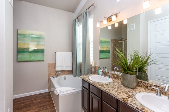 4BR, 3BA - Beijing - 1917 SF - The Arden