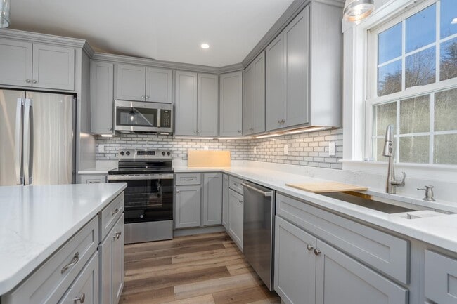 Photo - 115 Great Pine Cir Unit B