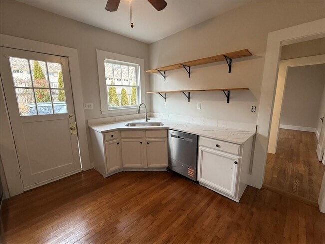 Photo - 620 Bradford St NW