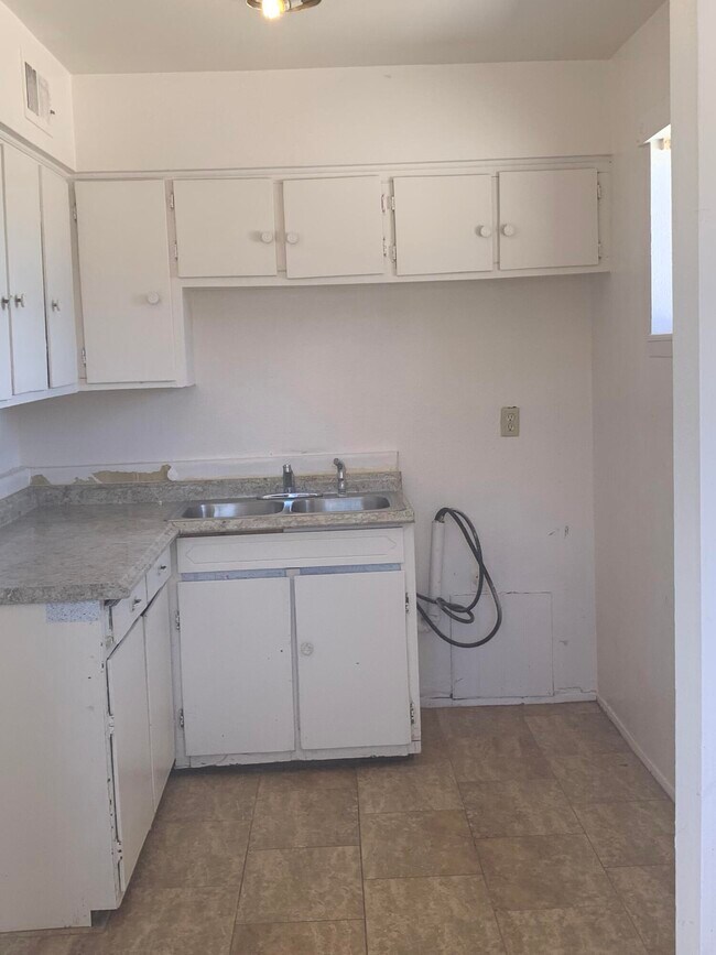 Photo - 703 Hilton Ave