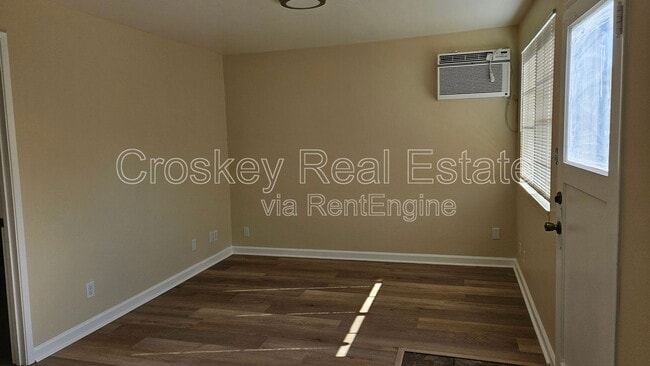 Photo - 171 E 15th St