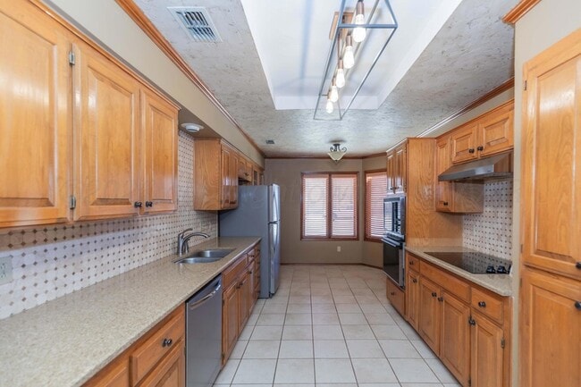 Photo - 3454 Gladstone Ln