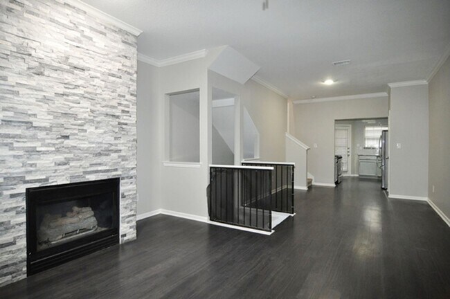 Photo - 2902 State St Unit 10