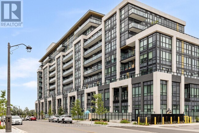 Photo - 405 Dundas St W Unit 114