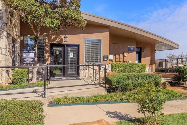 Photo - 3101 W Northgate Dr Unit d1