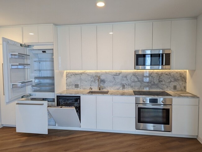 Photo - 2159 Unit 1413